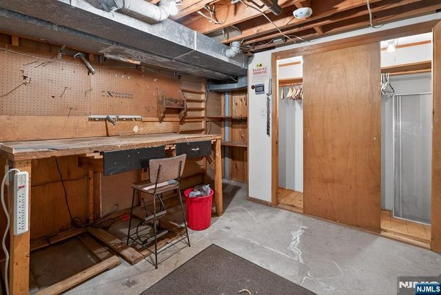 106 Walnut Street, Oakland, NJ 07436