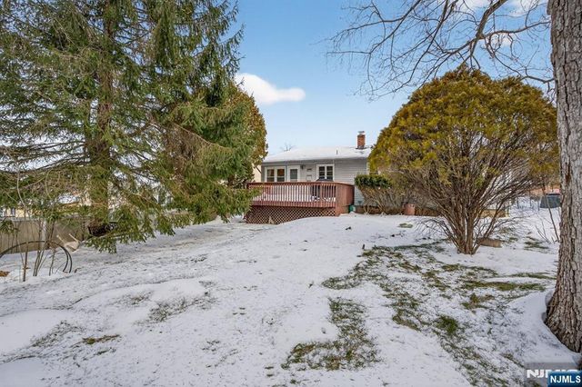 106 Walnut Street, Oakland, NJ 07436