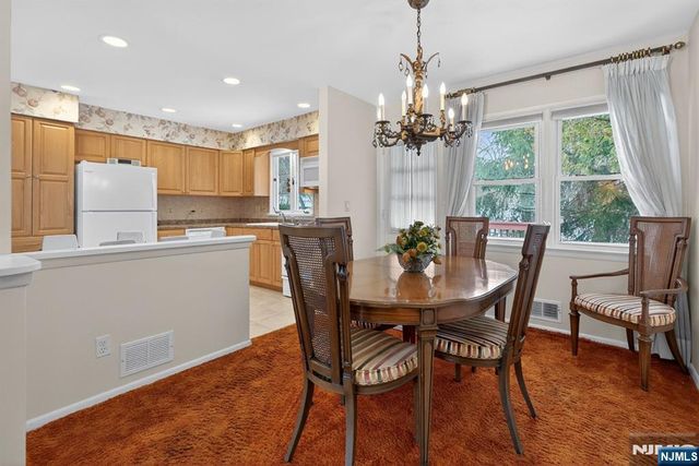 106 Walnut Street, Oakland, NJ 07436