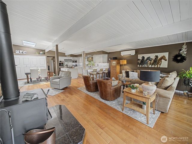 29206 218th Place SE, Black Diamond, WA 98010