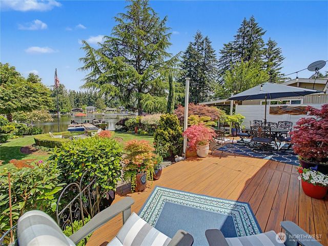 29206 218th Place SE, Black Diamond, WA 98010