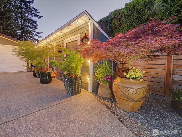 29206 218th Place SE, Black Diamond, WA 98010