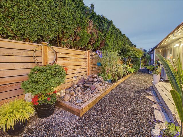 29206 218th Place SE, Black Diamond, WA 98010