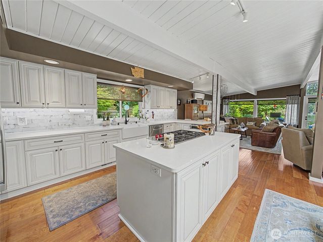 29206 218th Place SE, Black Diamond, WA 98010