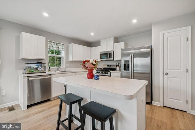 81 SOUTHWIND DR, Blackwood, NJ 08012