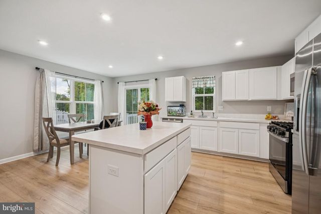 81 SOUTHWIND DR, Blackwood, NJ 08012