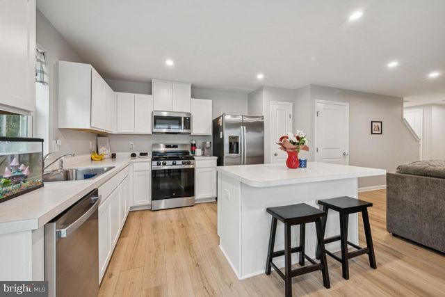 81 SOUTHWIND DR, Blackwood, NJ 08012