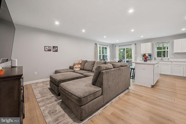 81 SOUTHWIND DR, Blackwood, NJ 08012