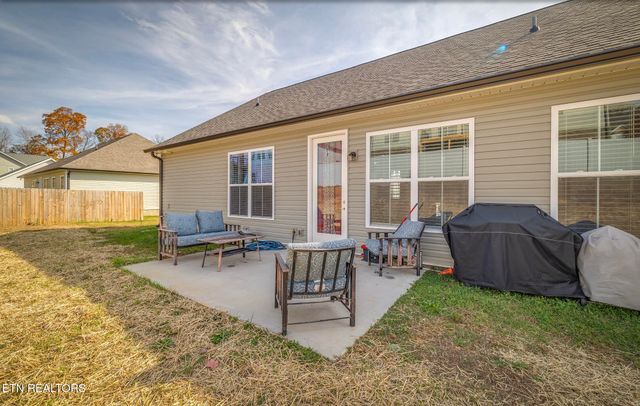 8121 Chapel Hill Lane, Knoxville, TN 37938