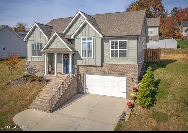 8121 Chapel Hill Lane, Knoxville, TN 37938