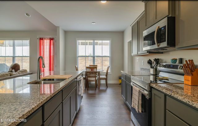 8121 Chapel Hill Lane, Knoxville, TN 37938