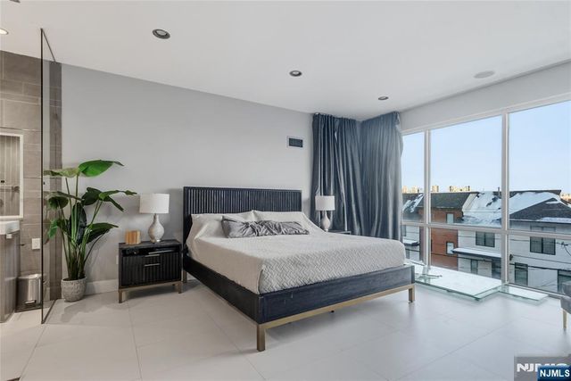 760 Undercliff B, Edgewater, NJ 07020