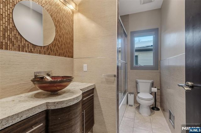 760 Undercliff B, Edgewater, NJ 07020