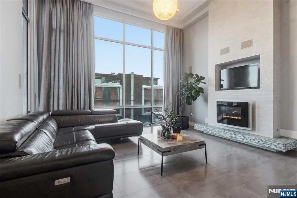 760 Undercliff B, Edgewater, NJ 07020