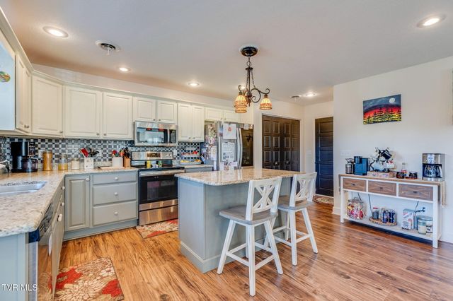 2054 Meadow Creek Lane, Jonesborough, TN 37659