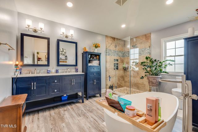 2054 Meadow Creek Lane, Jonesborough, TN 37659