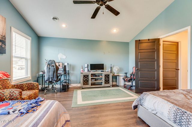 2054 Meadow Creek Lane, Jonesborough, TN 37659