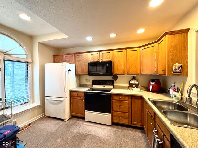 673 Brook Drive, Greenwood, IN 46143