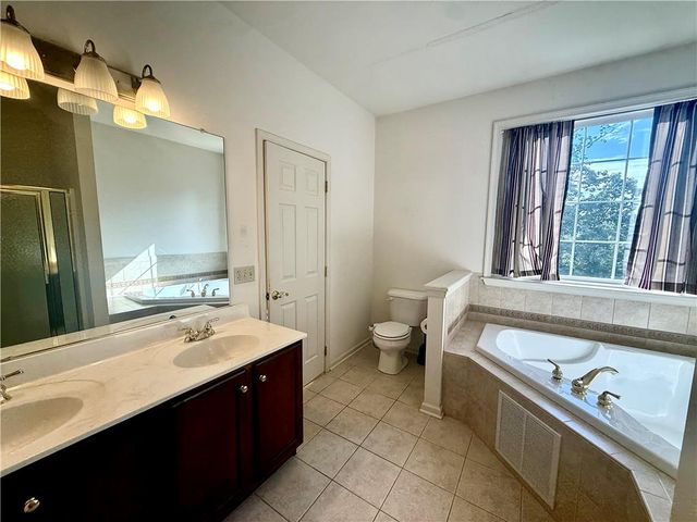 50 South Hillside Court, Easton, PA 18045