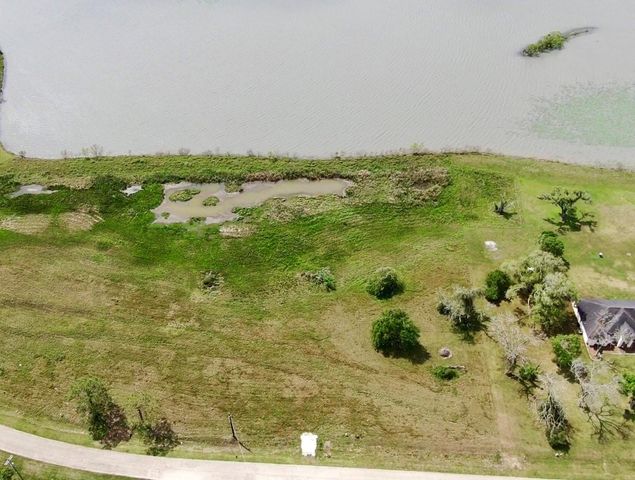 819 Bar X Trail, Angleton, TX 77515