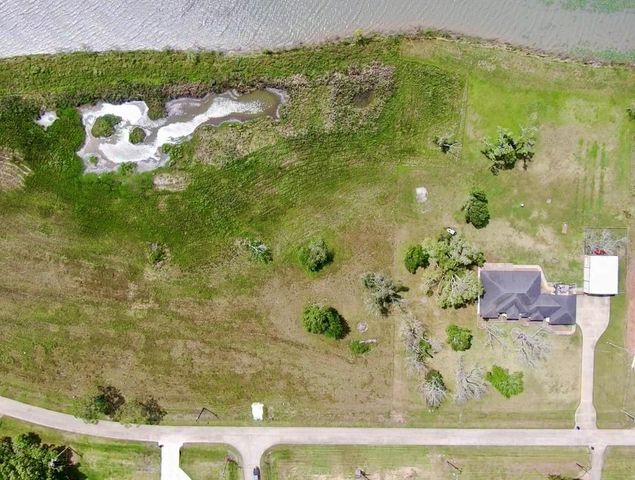 819 Bar X Trail, Angleton, TX 77515