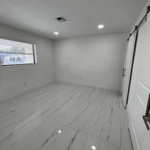 528 N Margaret Court, West Palm Beach, FL 33413