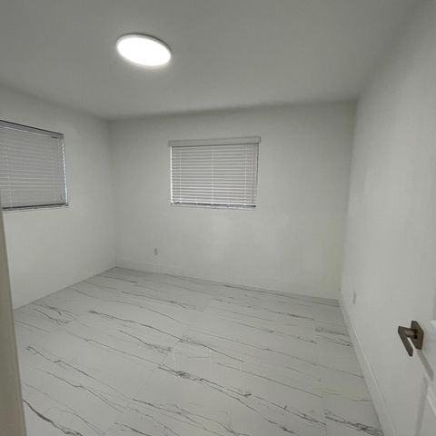528 N Margaret Court, West Palm Beach, FL 33413
