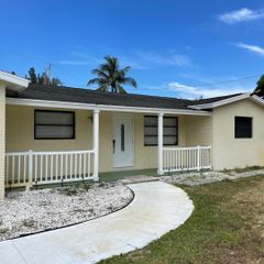 528 N Margaret Court, West Palm Beach, FL 33413
