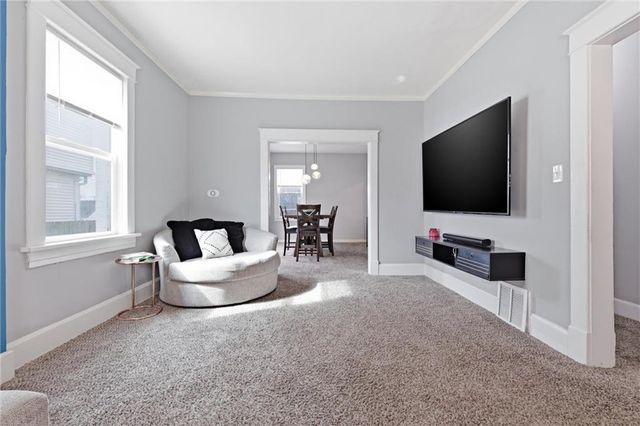 3632 Virginia Avenue, Kansas City, MO 64109