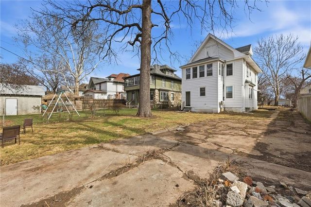 3632 Virginia Avenue, Kansas City, MO 64109