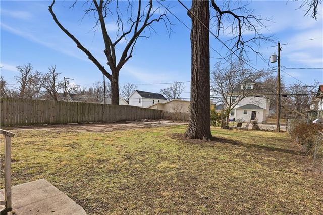 3632 Virginia Avenue, Kansas City, MO 64109