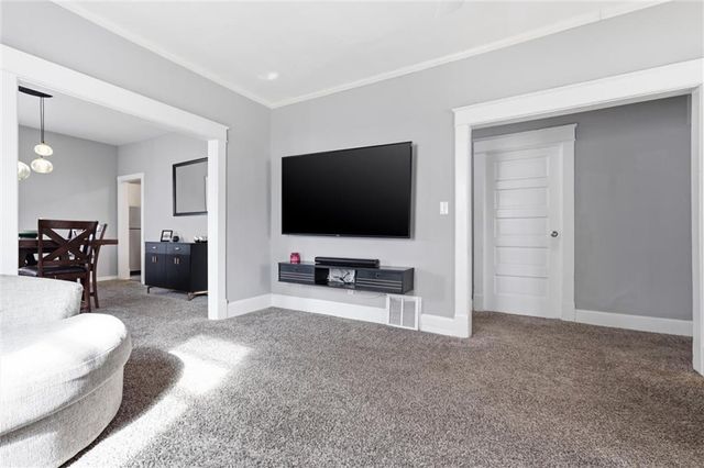 3632 Virginia Avenue, Kansas City, MO 64109