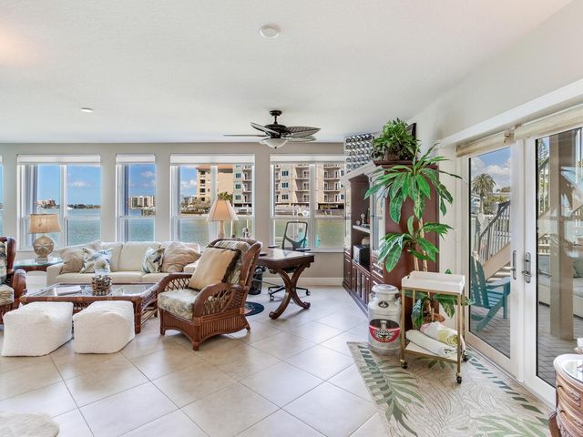 210 DOLPHIN POINT B, Clearwater Beach, FL 33767