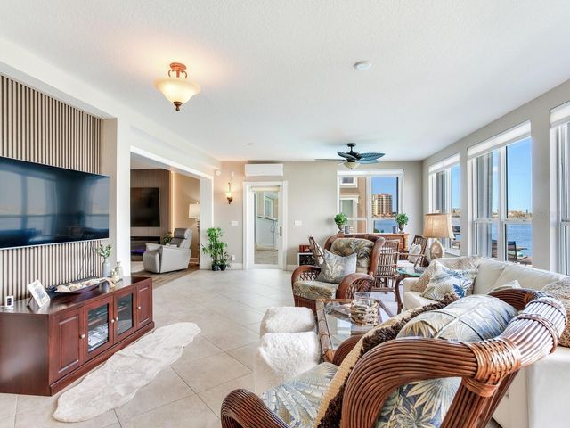 210 DOLPHIN POINT B, Clearwater Beach, FL 33767