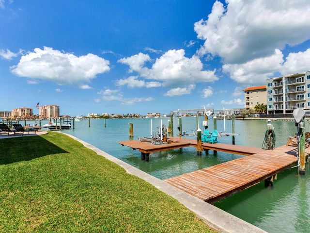 210 DOLPHIN POINT B, Clearwater Beach, FL 33767