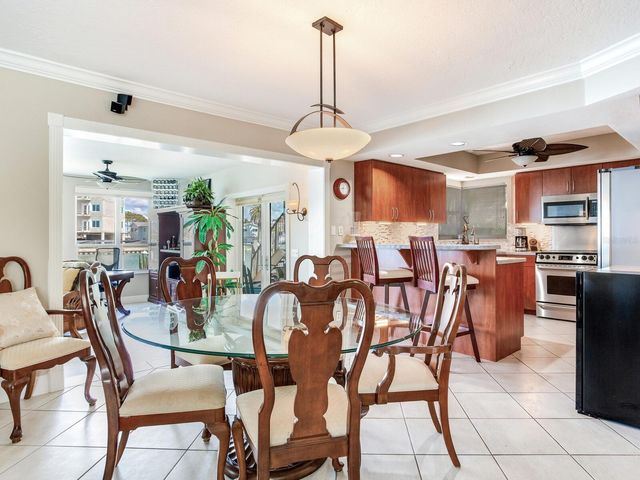210 DOLPHIN POINT B, Clearwater Beach, FL 33767