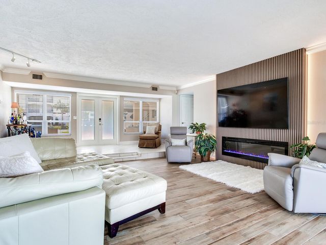 210 DOLPHIN POINT B, Clearwater Beach, FL 33767