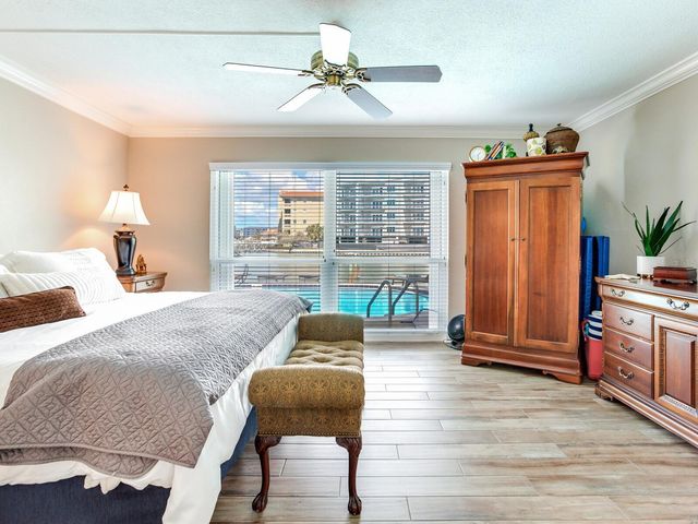 210 DOLPHIN POINT B, Clearwater Beach, FL 33767
