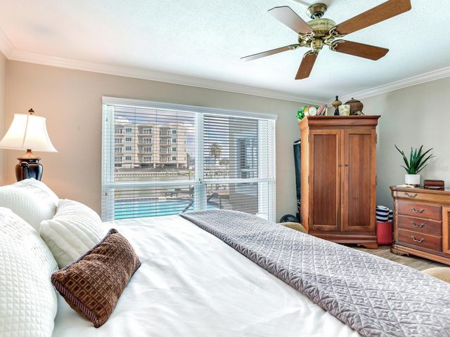210 DOLPHIN POINT B, Clearwater Beach, FL 33767