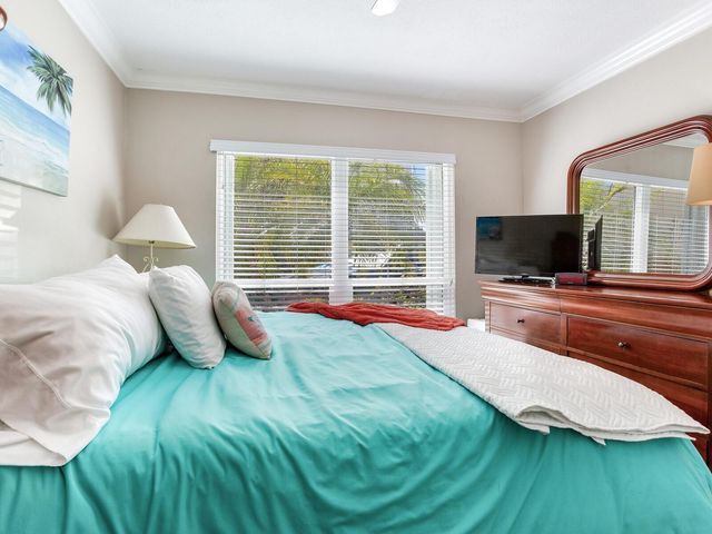 210 DOLPHIN POINT B, Clearwater Beach, FL 33767