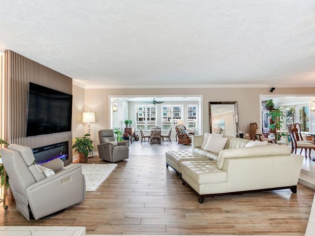 210 DOLPHIN POINT B, Clearwater Beach, FL 33767