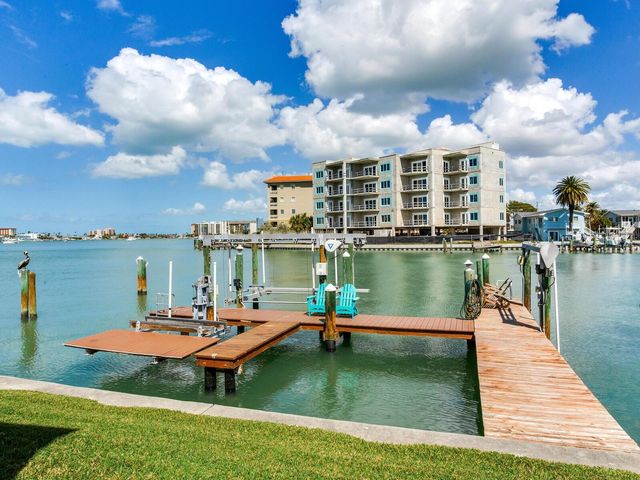 210 DOLPHIN POINT B, Clearwater Beach, FL 33767