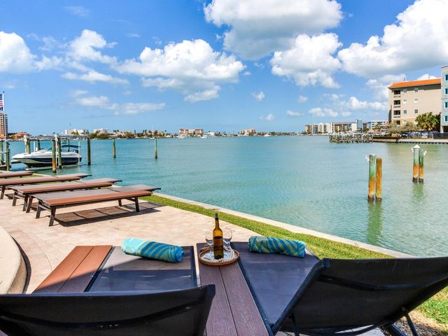 210 DOLPHIN POINT B, Clearwater Beach, FL 33767