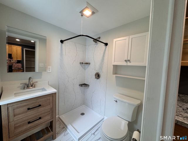 19-23 Hull Place, Seymour, CT 06483