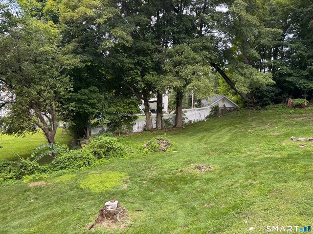 19-23 Hull Place, Seymour, CT 06483