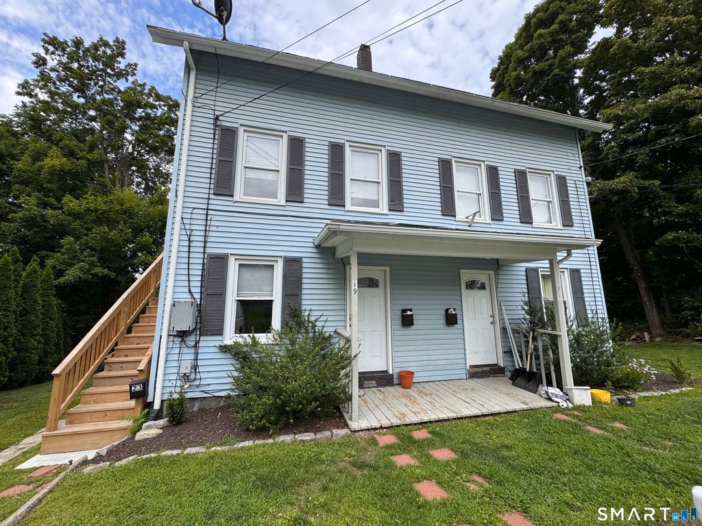 19-23 Hull Place, Seymour, CT 06483