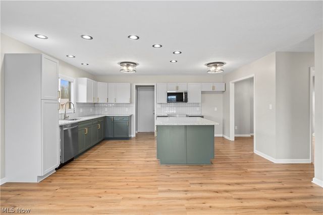 36220 Neff Road, Grafton, OH 44044