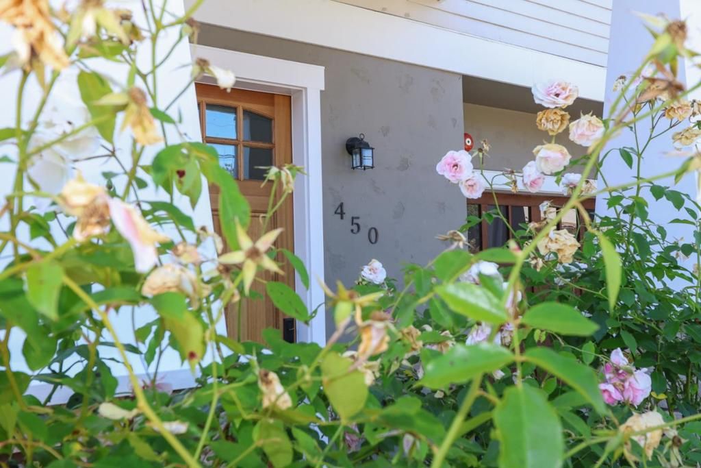 Image 2 of property listing at 450 Granite Way, Aptos, CA 95003