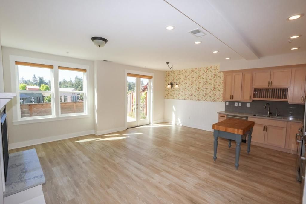Image 6 of property listing at 450 Granite Way, Aptos, CA 95003