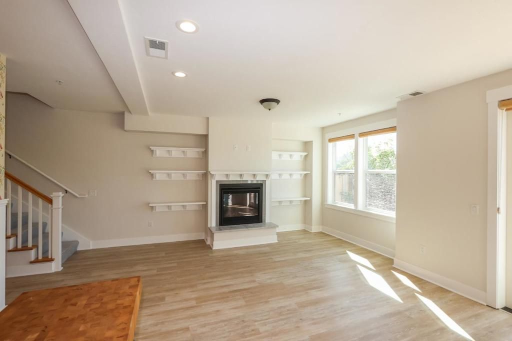 Image 8 of property listing at 450 Granite Way, Aptos, CA 95003